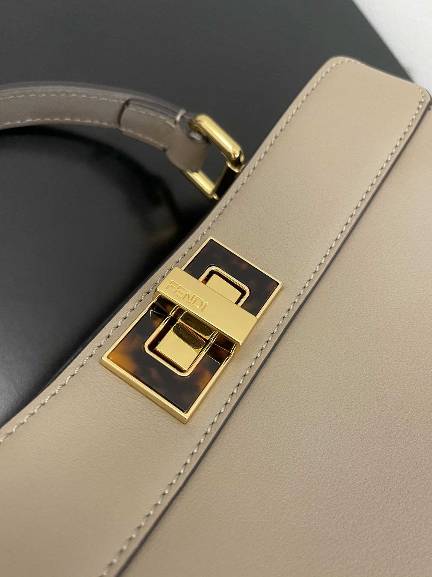 Fendi Peekaboo Iseeu Small