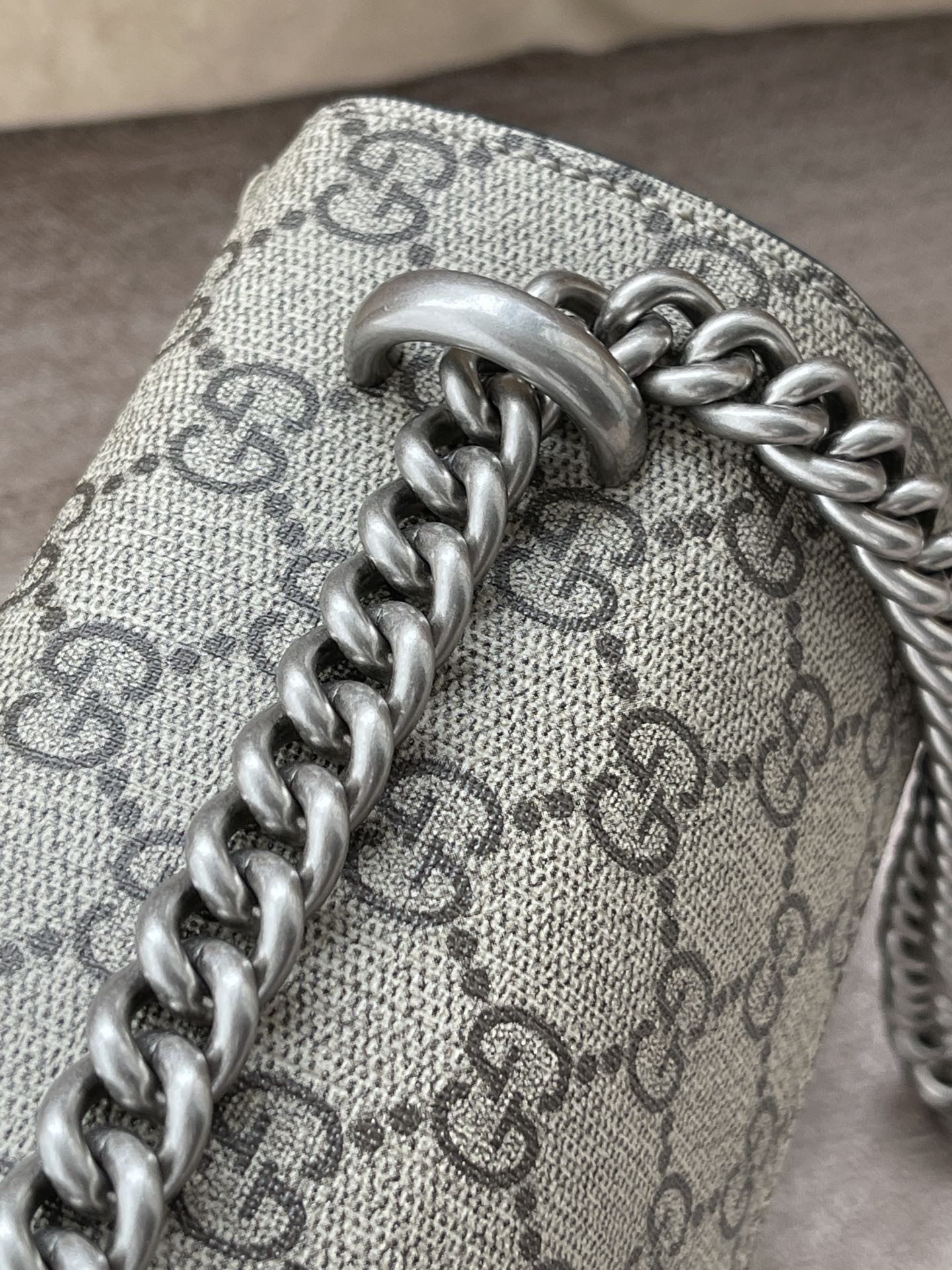 G*u*i dionysus bag