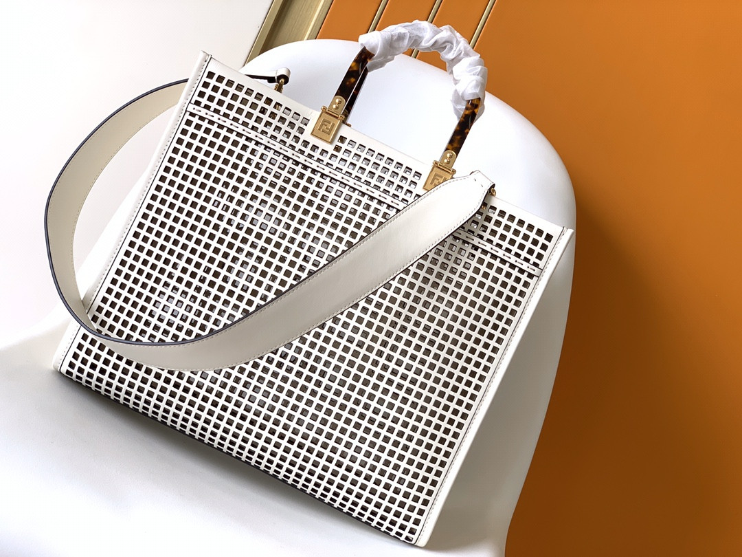 FENDI SUNSHINE SHOPPER TOTE
