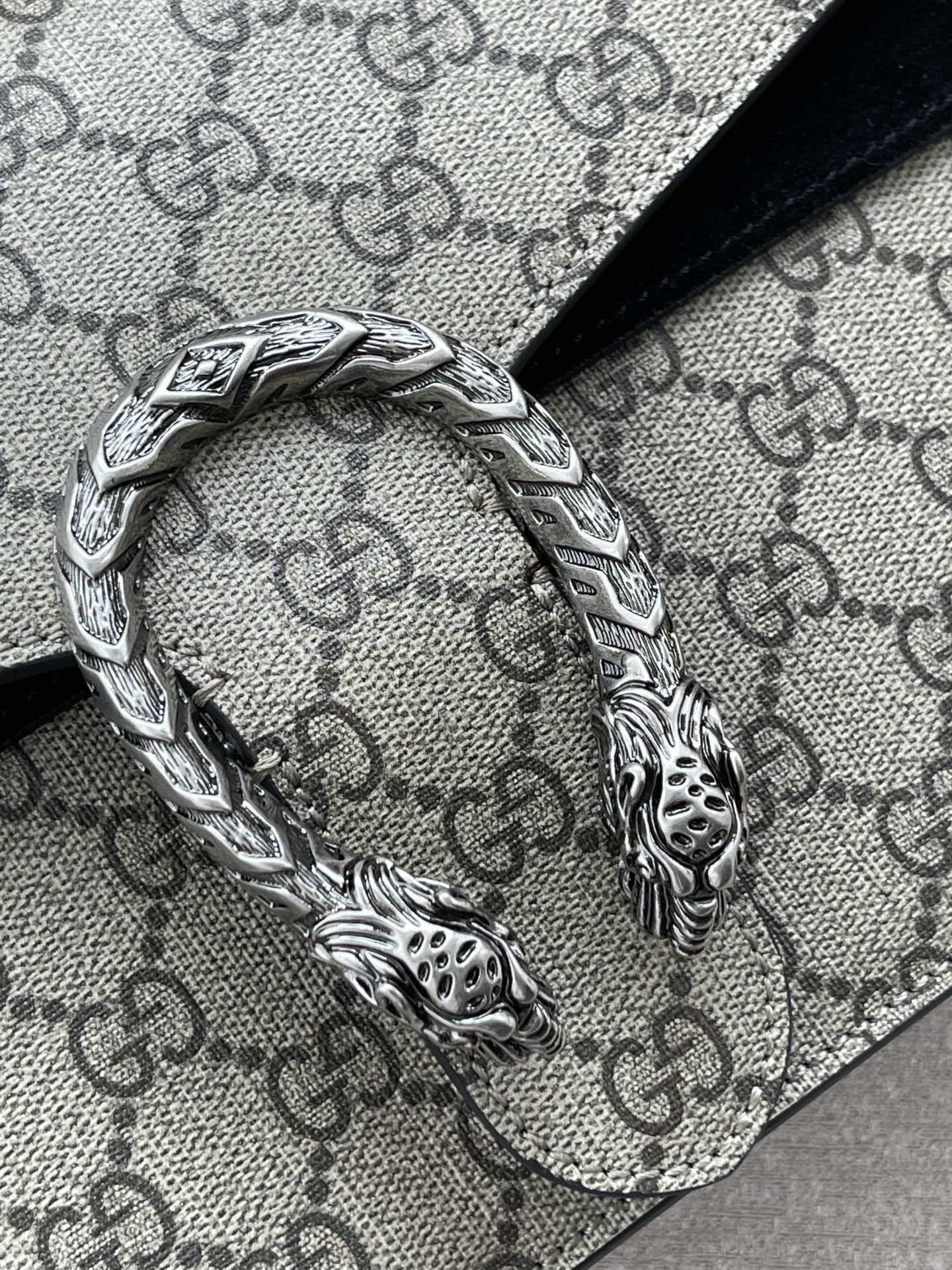 G*u*i dionysus bag