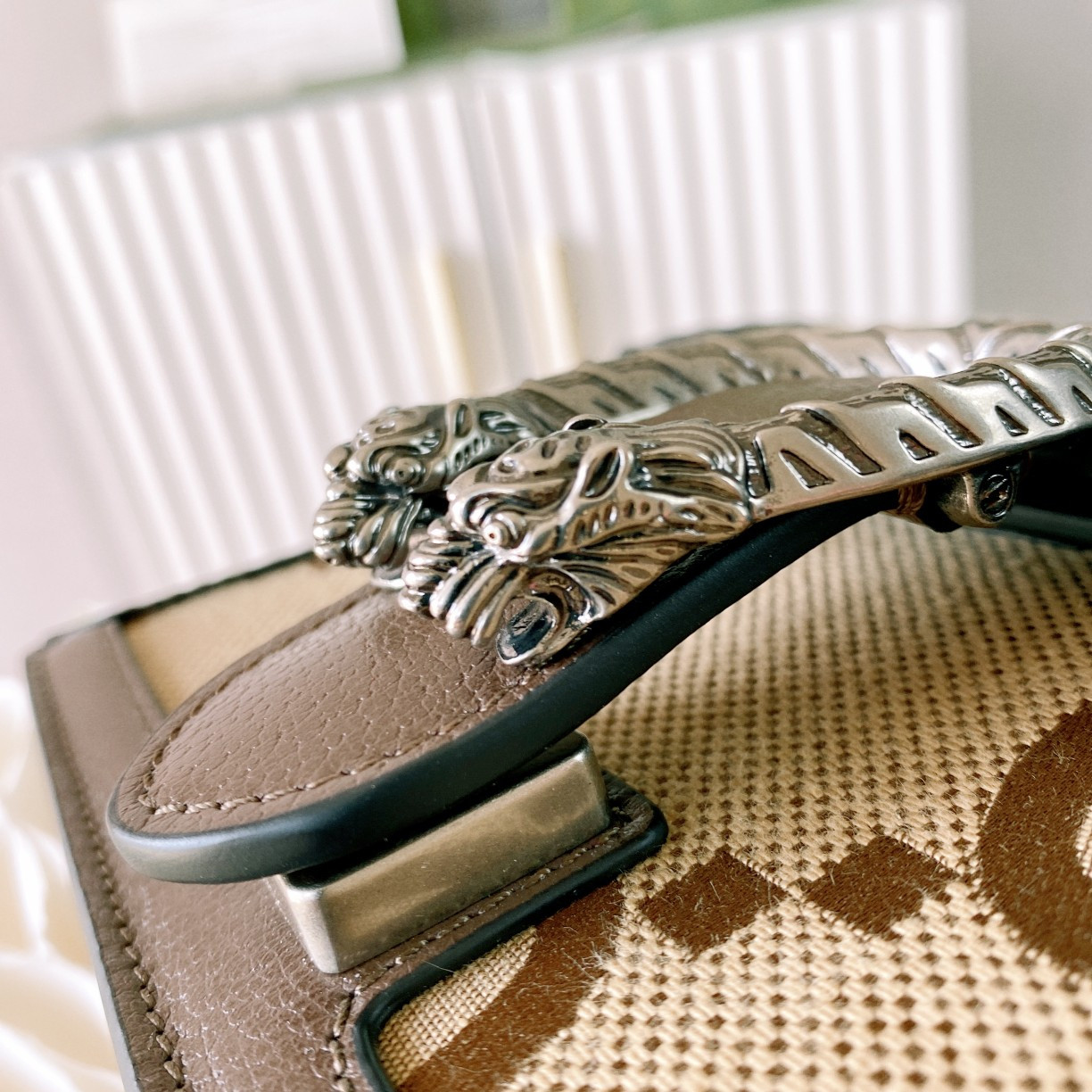 G*u*i dionysus bag